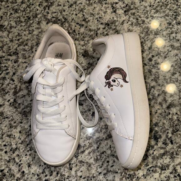 H&M Girl's Size 4 White Sneaker Shoes with Unicorn Design Gently Used - Picture 1 of 8